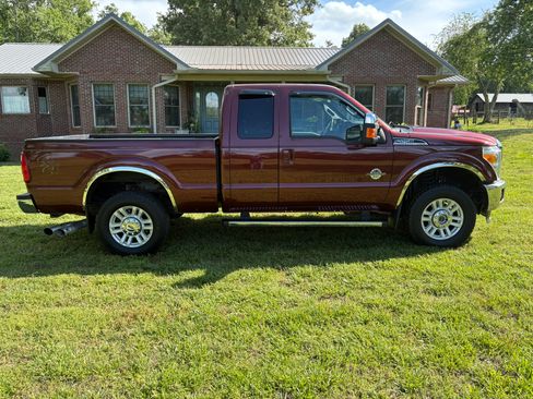 Used 2016 Ford F250 Lariat w/ Chrome Package AWD/4WD image 9