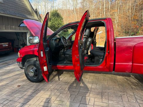 Used 2005 Dodge Ram 3500 Truck SLT image 15