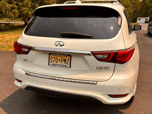 Used 2019 INFINITI QX60 Luxe w/ Essential Package AWD/4WD image 5