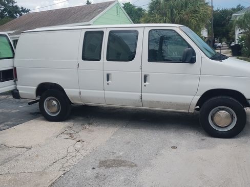 Used 2001 Ford E-250 and Econoline 250 RWD image 6