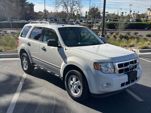 Used 2012 Ford Escape XLT image 2
