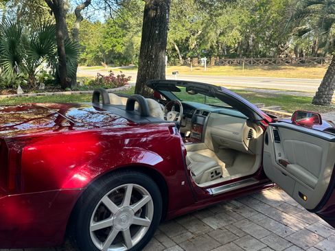 Used 2006 Cadillac XLR image 16