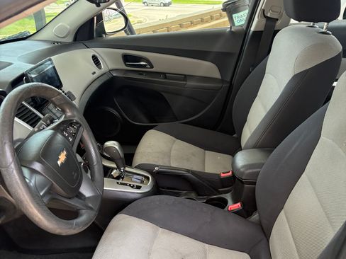 Used 2016 Chevrolet Cruze LS FWD image 8