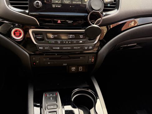 Used 2022 Honda Pilot Touring image 13