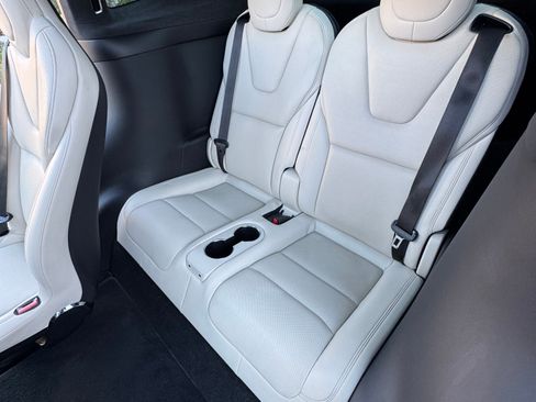 Used 2023 Tesla Model X image 6