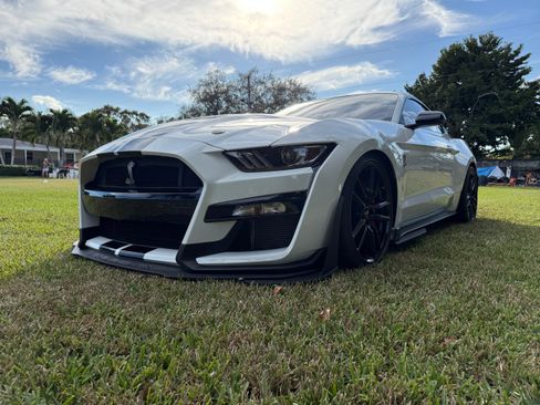 Used 2022 Ford Mustang Shelby GT500 w/ Technology Package image 2