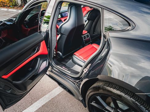 Used 2025 Porsche Taycan GTS image 19