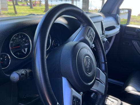 Used 2018 Jeep Wrangler Unlimited Sport image 10