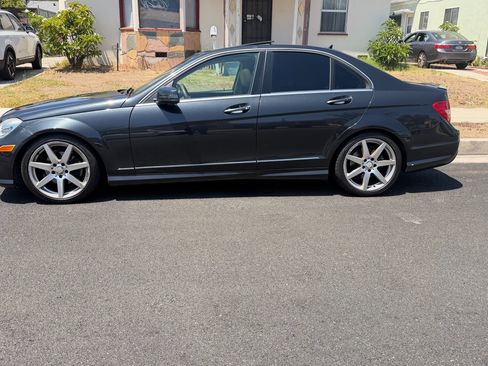 Used 2013 Mercedes-Benz C 250 Sedan image 3