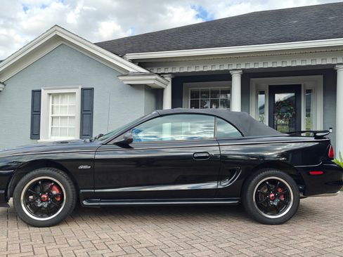 Used 1998 Ford Mustang GT image 4