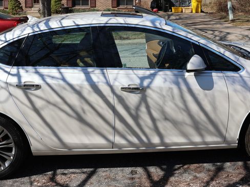 Used 2013 Buick Verano Premium image 11