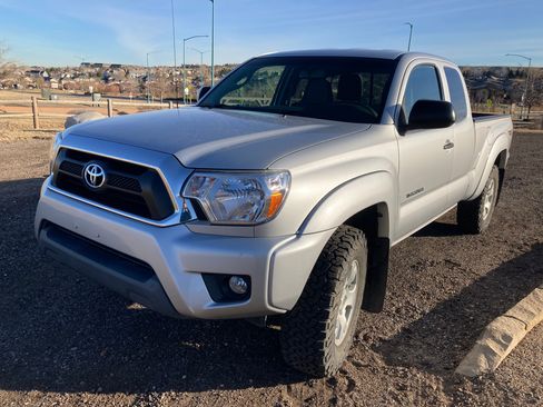 Used 2013 Toyota Tacoma PreRunner image 1