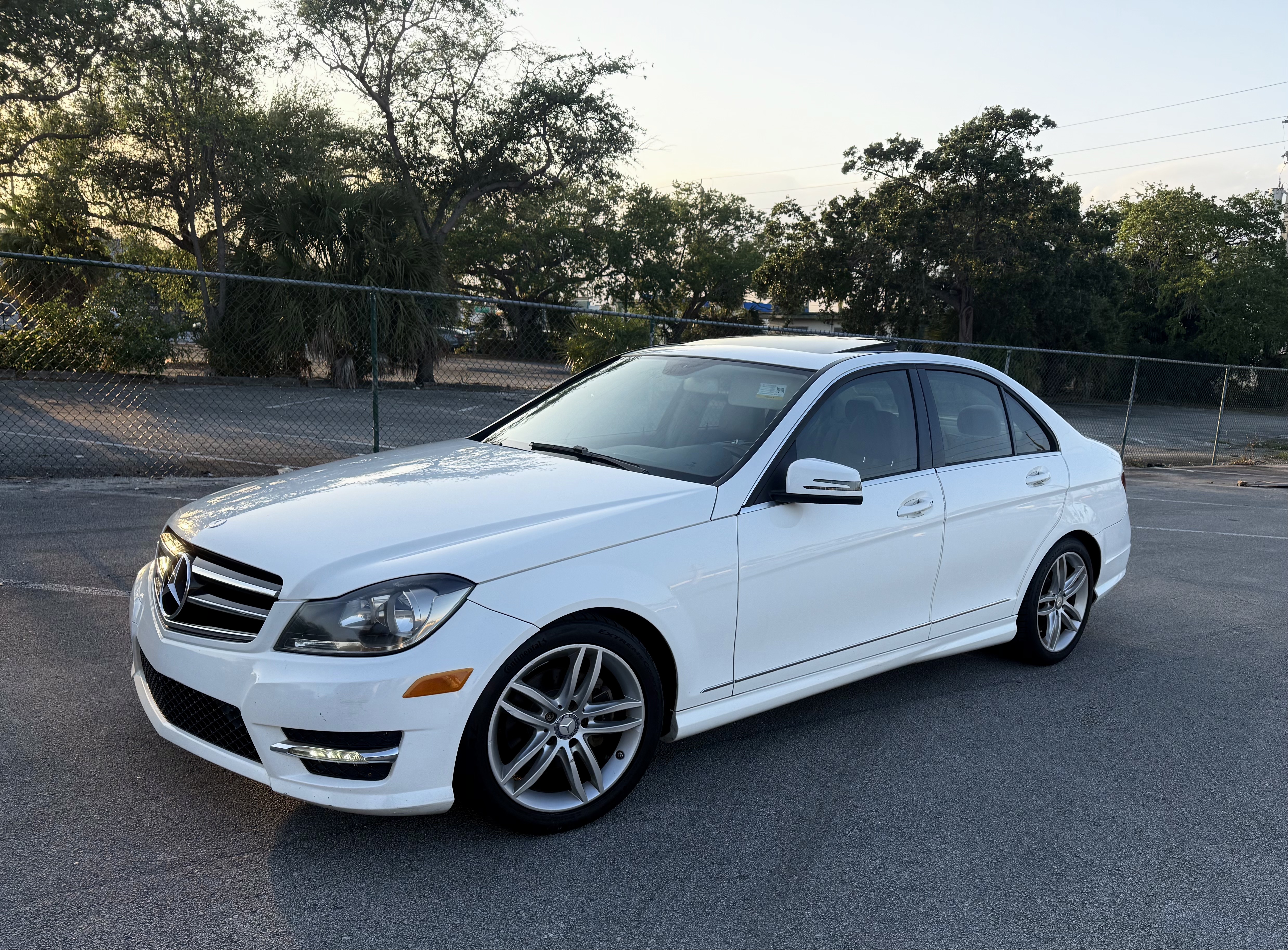 Used 2014 Mercedes-Benz C 250 Sedan image 1