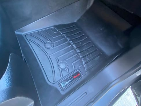 Used 2018 GMC Canyon SLT w/ Driver Alert Package image 16