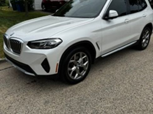 Used 2023 BMW X3 xDrive30i w/ Premium Package AWD/4WD image 2