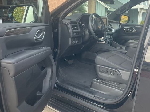 Used 2024 Chevrolet Tahoe LS RWD image 5