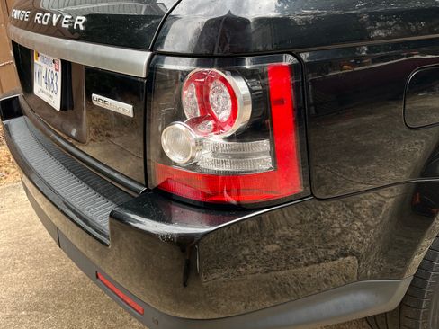 Used 2013 Land Rover Range Rover Sport HSE LUX w/ HSE Luxury Silver Pkg image 2