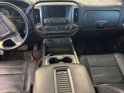 Used 2018 GMC Sierra 1500 Denali image 9
