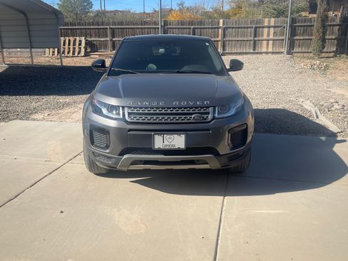 Used 2018 Land Rover Range Rover Evoque SE image 11