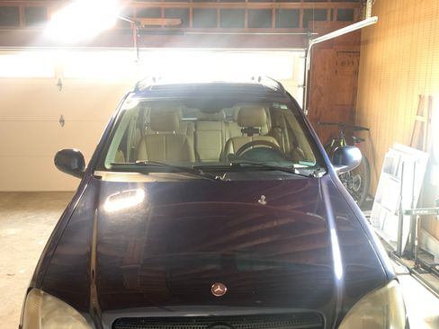 Used 2001 Mercedes-Benz ML 320 4MATIC image 2