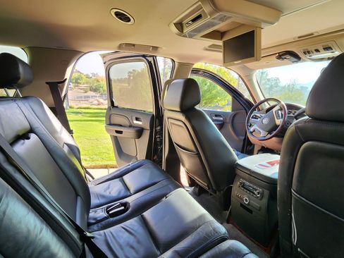 Used 2009 Cadillac Escalade AWD image 10