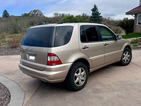 Used 2005 Mercedes-Benz ML 500 4MATIC image 2