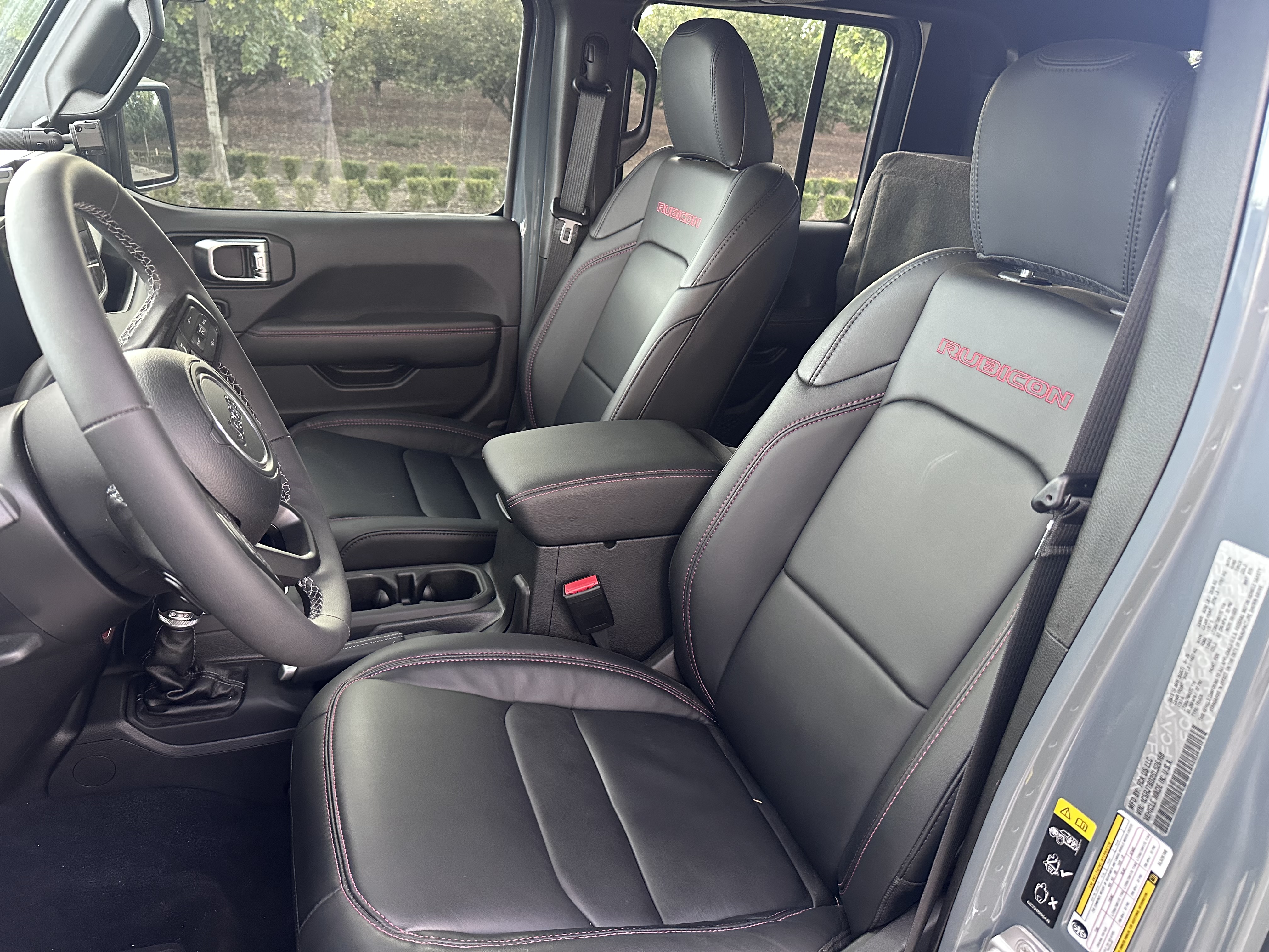 Used 2025 Jeep Gladiator Rubicon AWD/4WD image 9