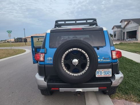 Used 2007 Toyota FJ Cruiser Sport Utility 2D image 12
