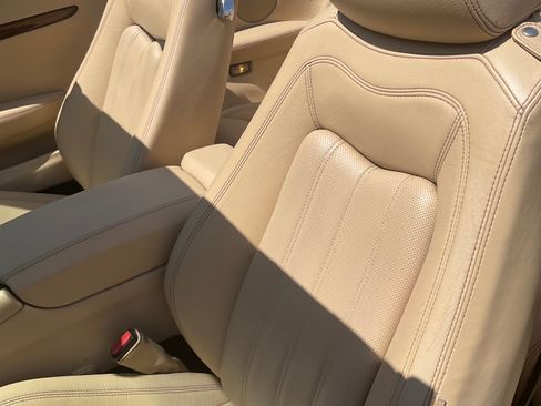 Used 2012 Maserati GranTurismo Convertible image 13