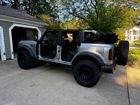 Used 2022 Ford Bronco Badlands image 32