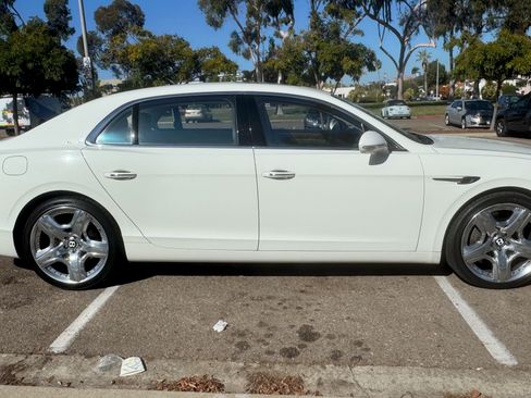 Used 2014 Bentley Flying Spur W12 image 26