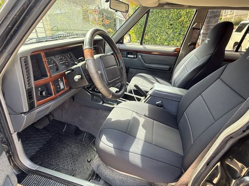 Used 1995 Jeep Cherokee Country image 4