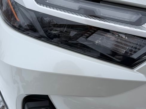 Used 2022 Toyota RAV4 XLE Premium image 8