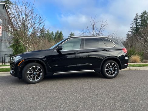 Used 2018 BMW X5 xDrive35i w/ Premium Package image 2