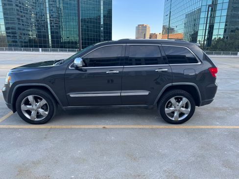 Used 2011 Jeep Grand Cherokee Overland image 1
