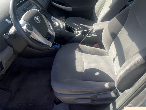 Used 2010 Toyota Prius Five image 4