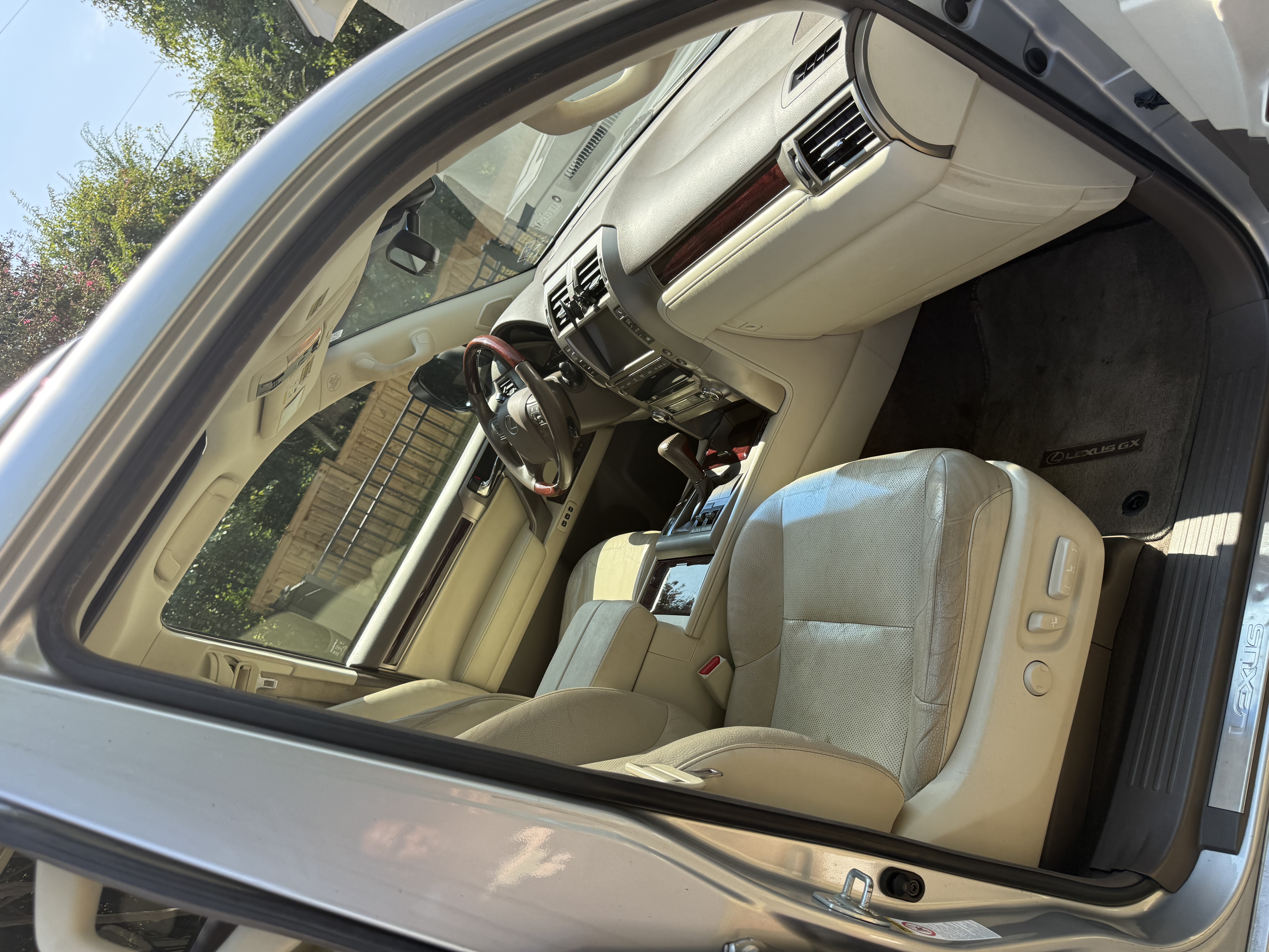 Used 2015 Lexus GX 460 w/ Premium Package AWD/4WD image 5