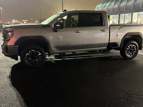 Used 2020 GMC Sierra 2500 SLE image 8