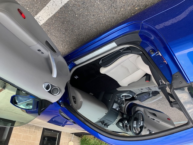 Used 2004 Nissan 350Z Touring w/ Aerodynamics Pkg RWD image 9