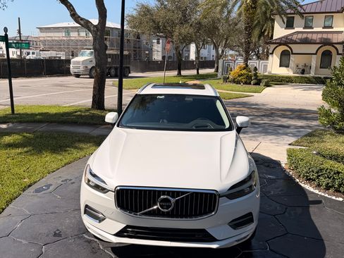 Used 2021 Volvo XC60 T5 Inscription w/ Advanced Package FWD image 2