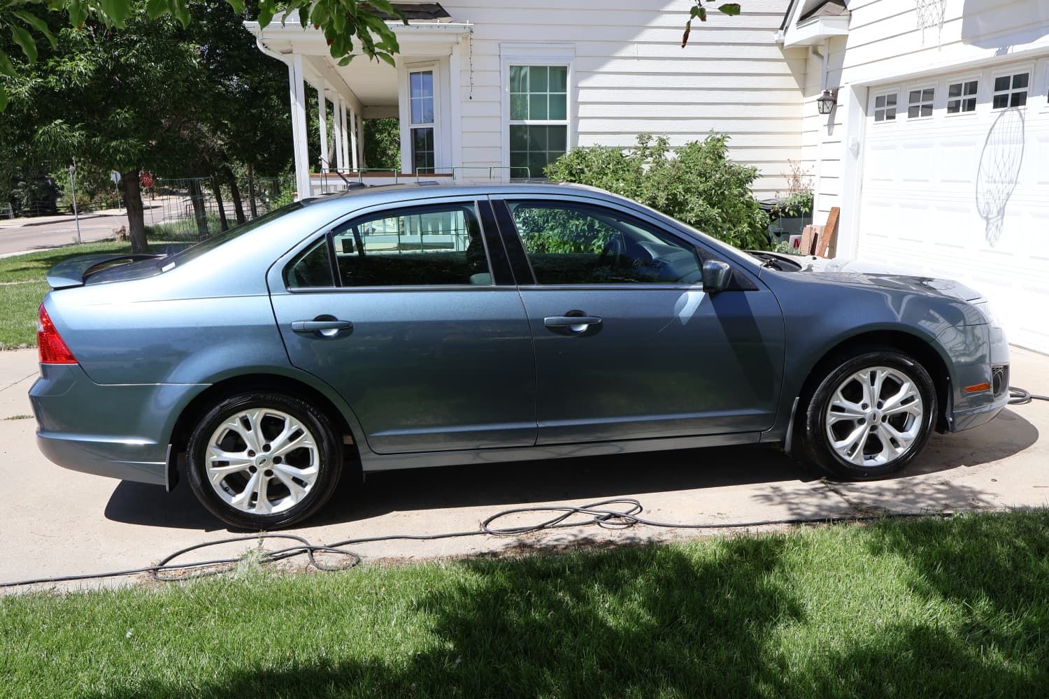 Used 2012 Ford Fusion SE FWD image 1