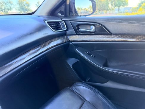 Used 2017 Nissan Maxima Platinum image 21