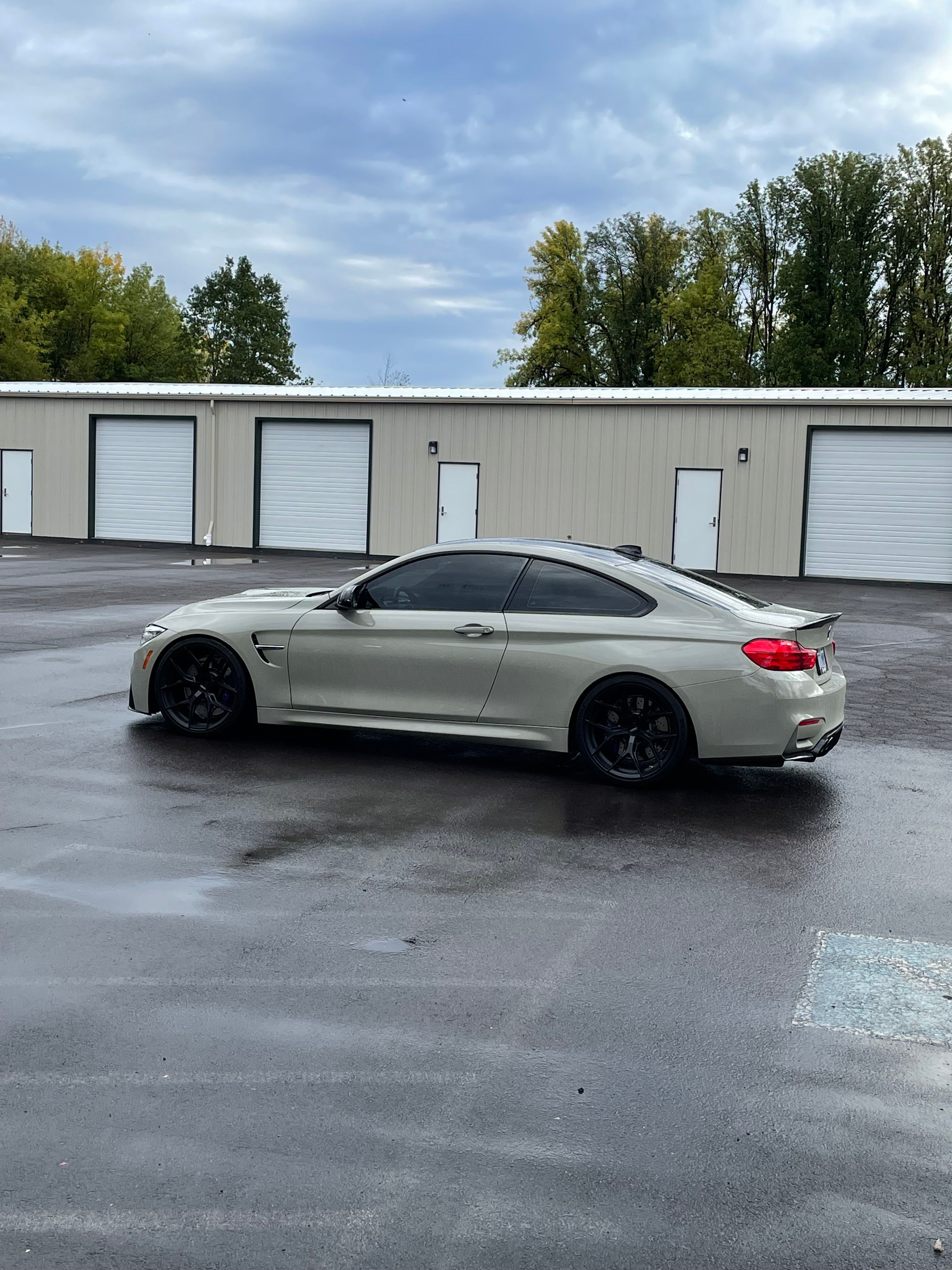 Used 2017 BMW M4 Coupe RWD image 2