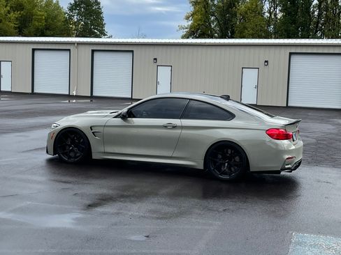 Used 2017 BMW M4 Coupe RWD image 2