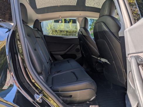 Used 2023 Tesla Model Y Long Range image 14