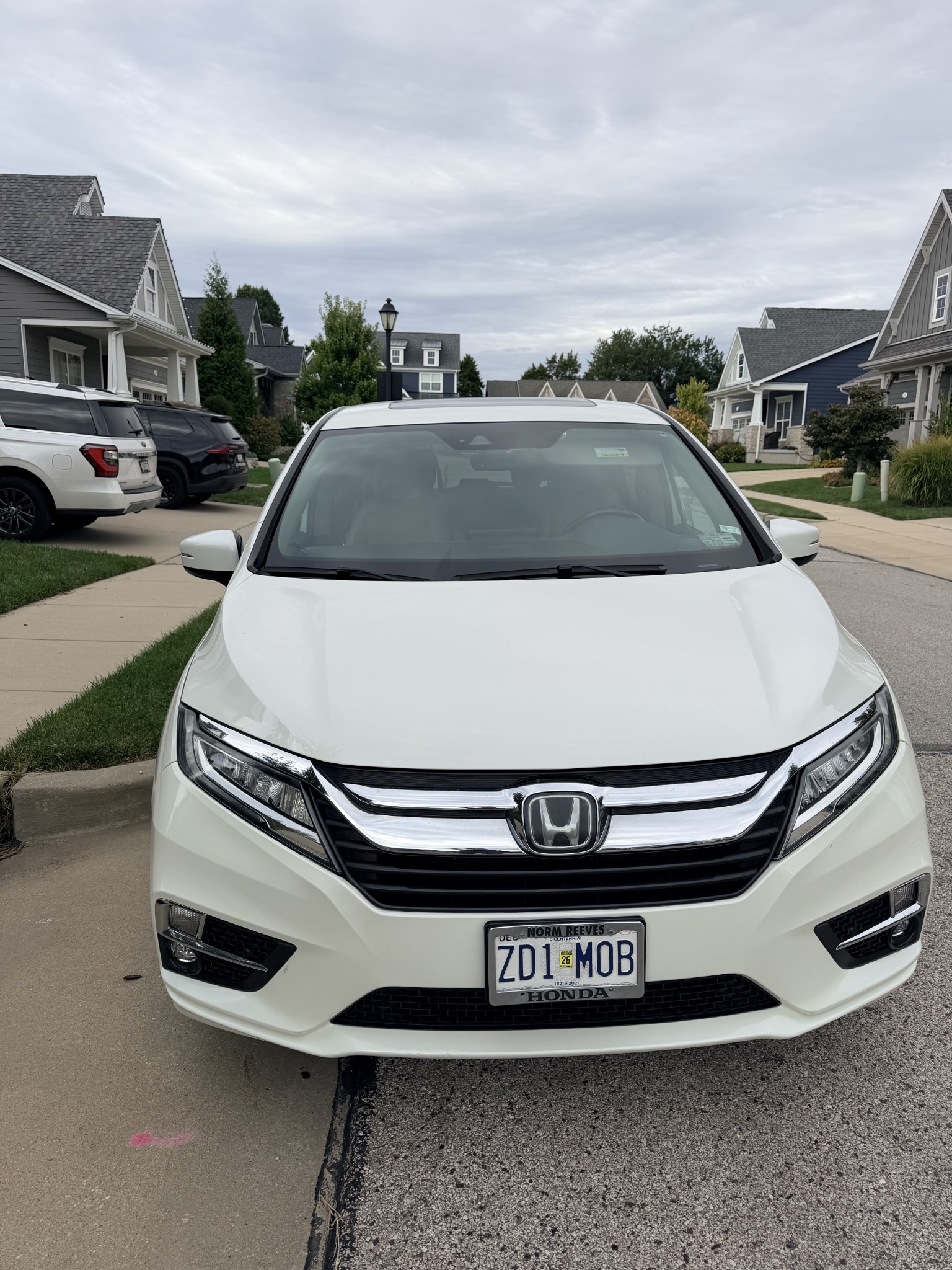 Used 2018 Honda Odyssey Elite image 2