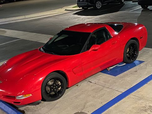 Used 2004 Chevrolet Corvette Coupe w/ Preferred Equipment Group image 2