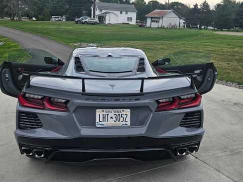 Used 2024 Chevrolet Corvette Stingray Preferred Cpe w/ Stealth Interior Trim Package image 18