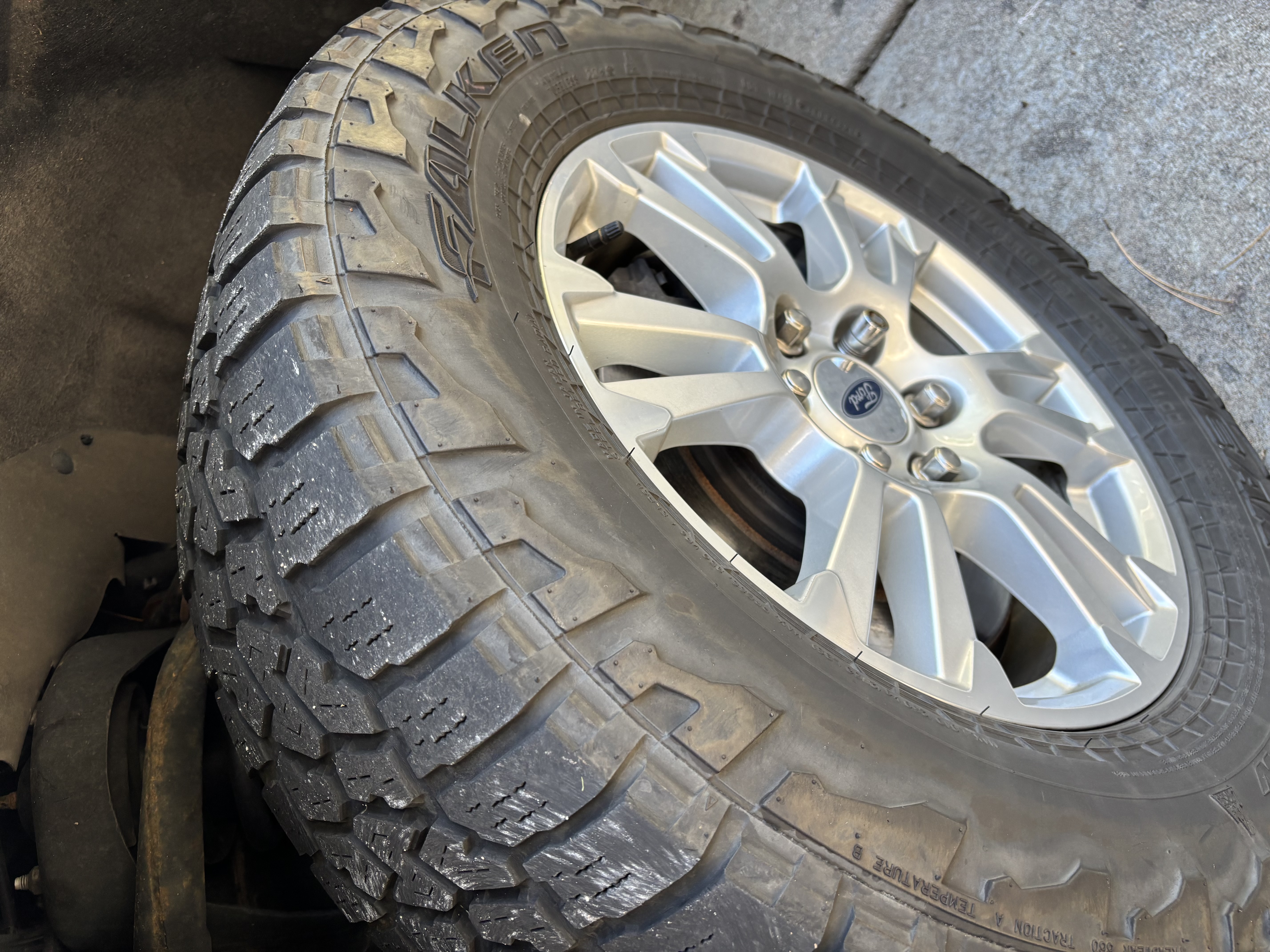 Used 2015 Ford F150 Lariat w/ Equipment Group 501A Mid AWD/4WD image 16