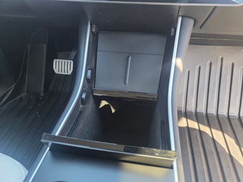 Used 2020 Tesla Model Y Performance image 31